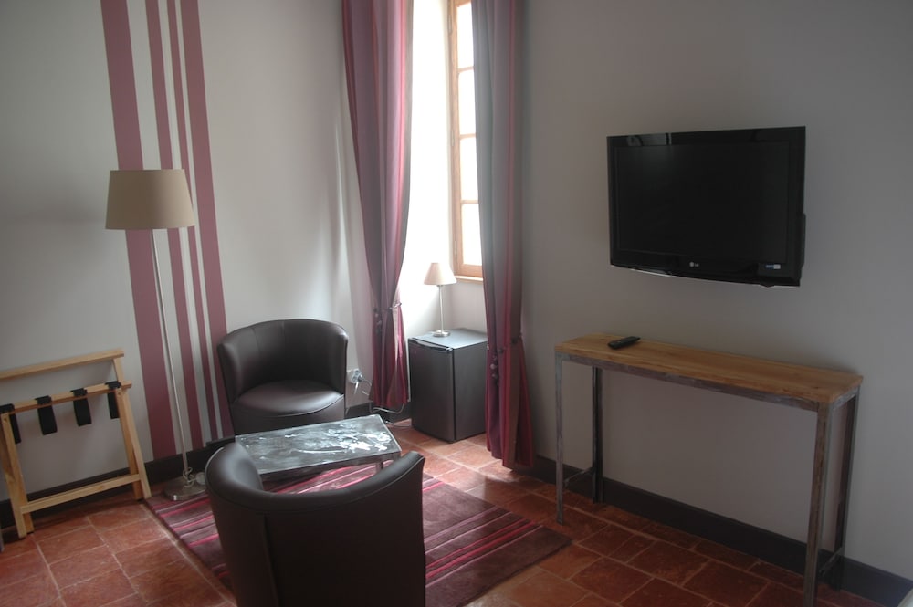 HOTEL CHATEAU DE PALAJA 47/68