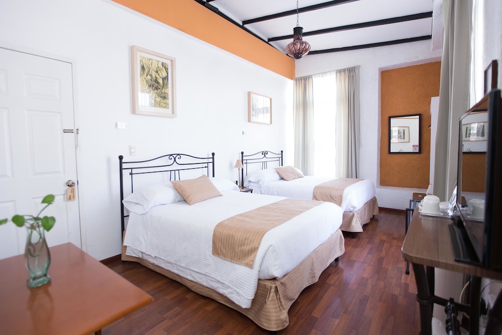 Portico Cultural Hotel 15/63