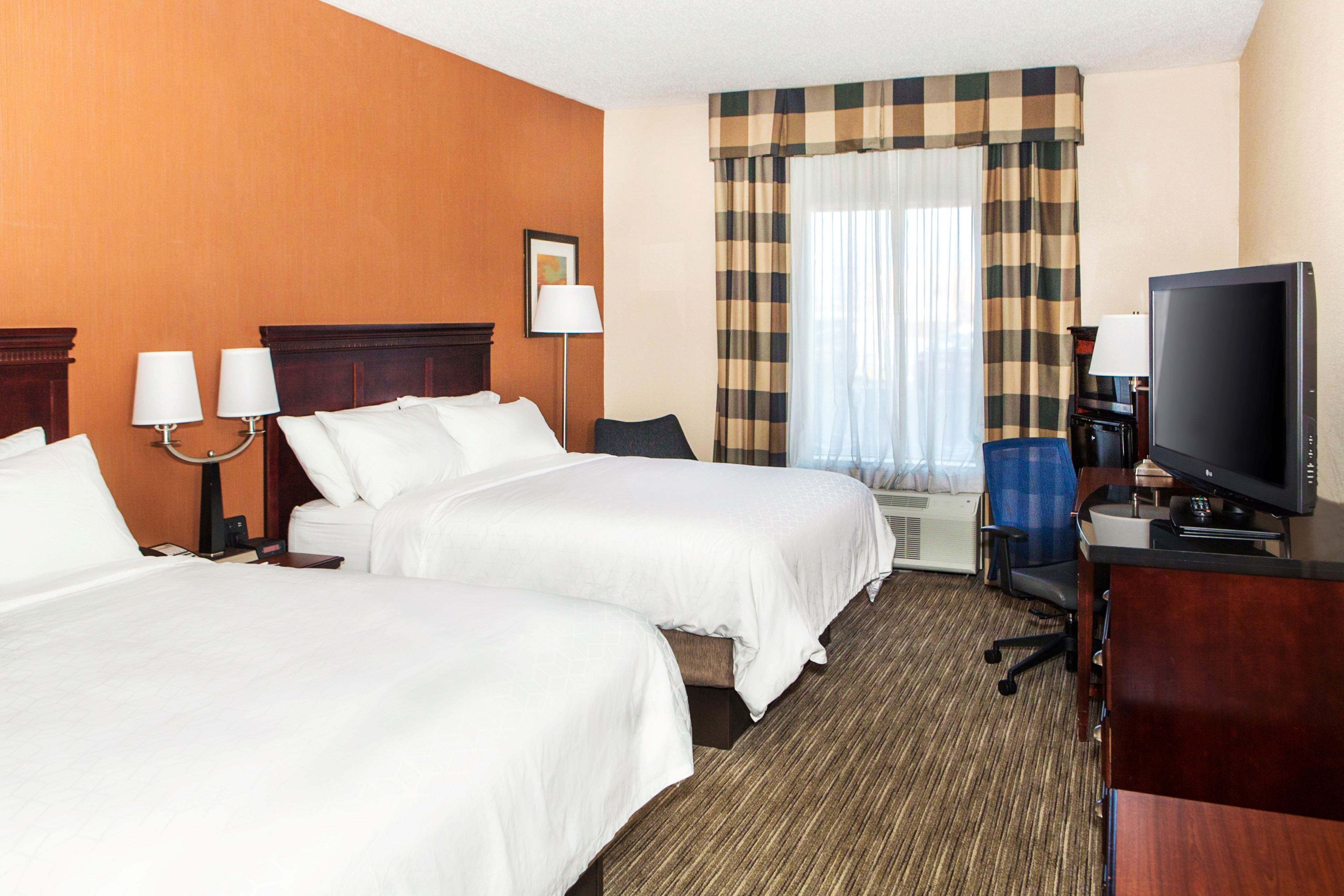 Holiday Inn Express Hotel Suites Chambersburg 25/71