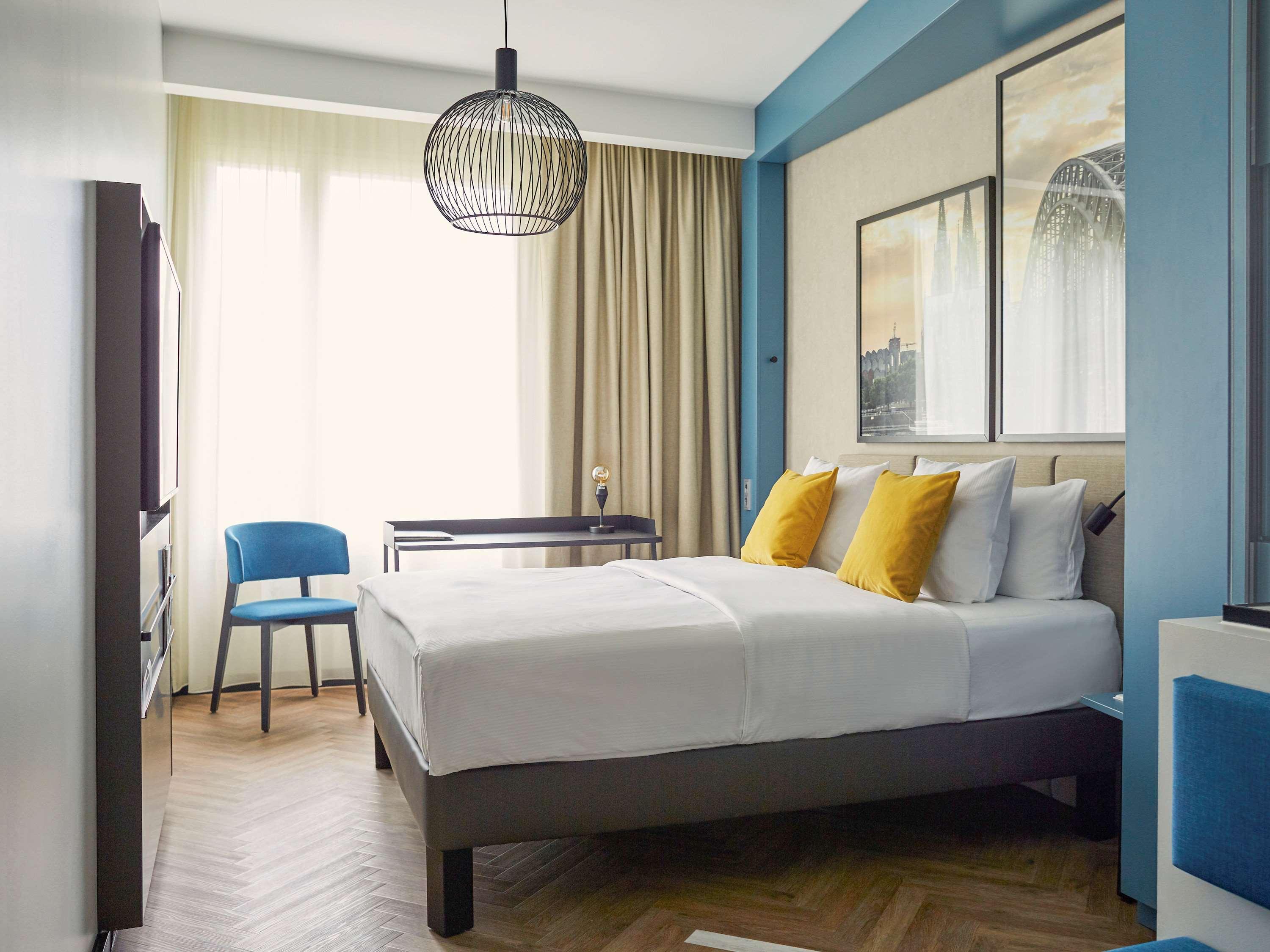 Deluxe, Cathedral View