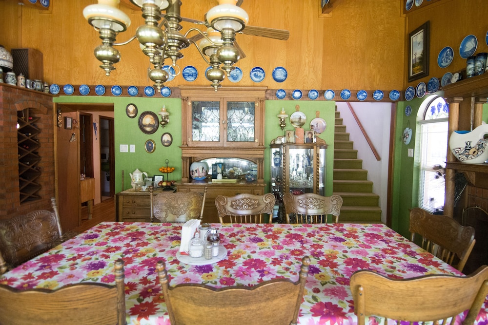 Red Horse Vineyard Bed & Breakfast 9/66