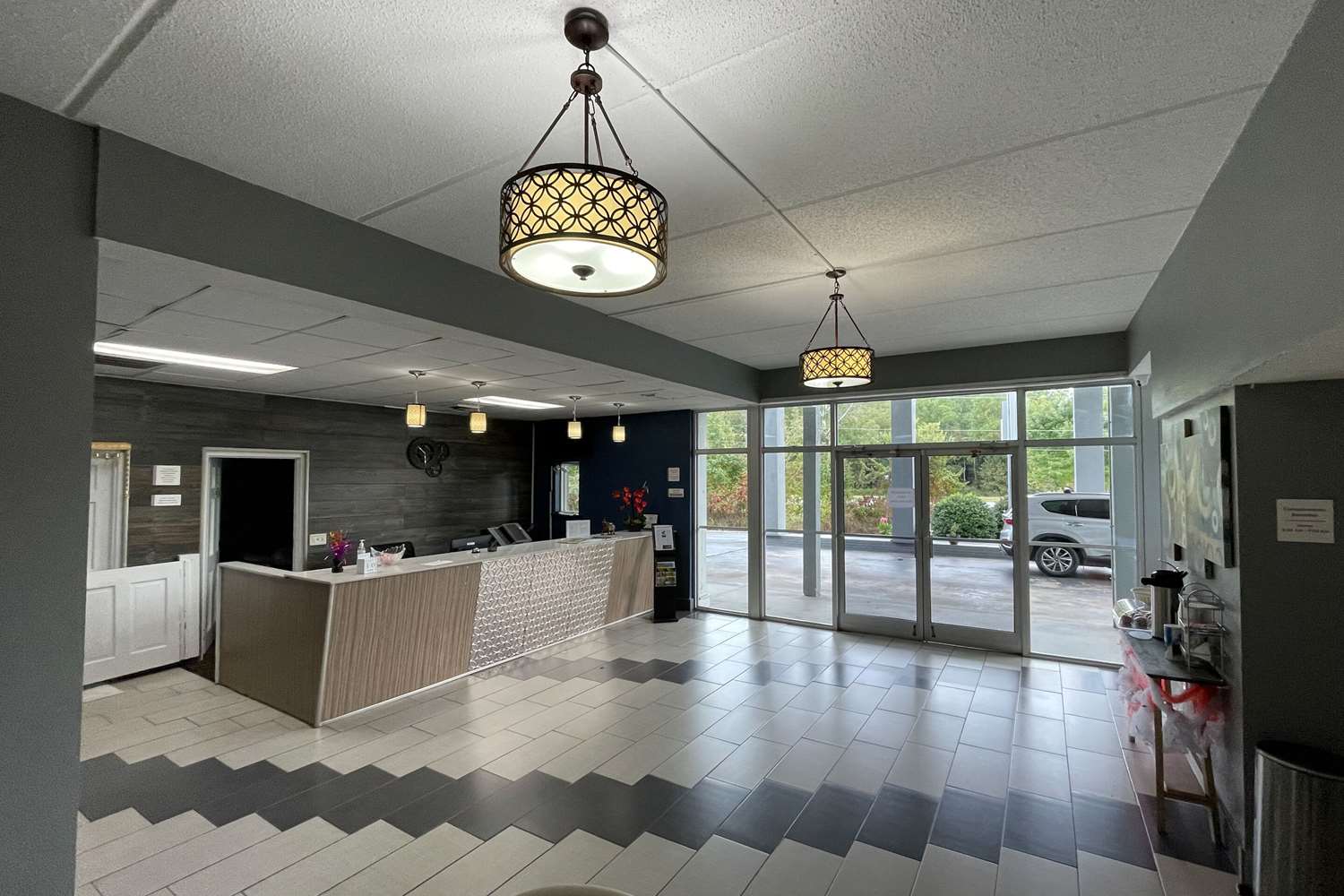 Econo Lodge Forest City 3/7