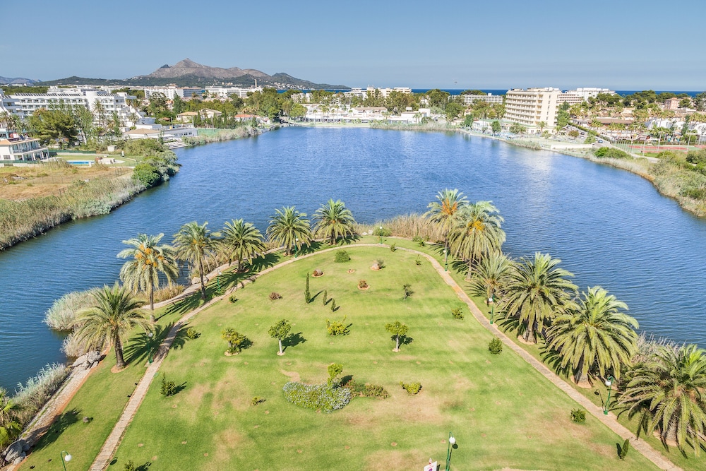 Eix Lagotel Holiday Resort 61/69