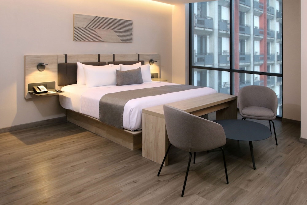 Junior Suite, King Bed