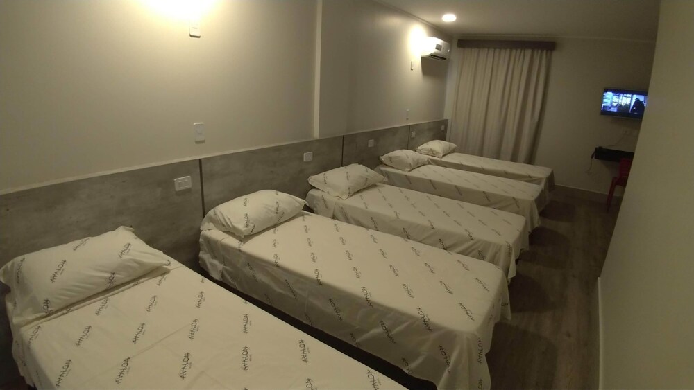 Avalon Hotel 35/49
