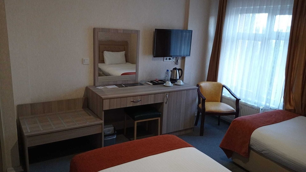 An Grand Hotel 33/39