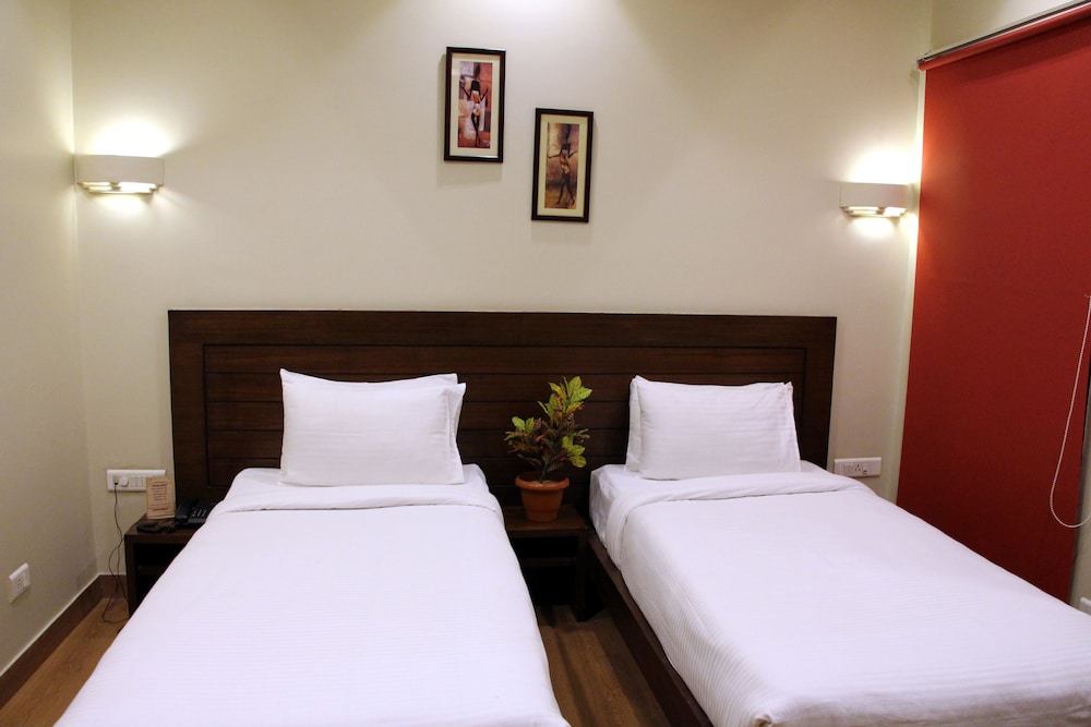 غرفة ديلوكس بسريرين منفصلين بغرفة نوم واحدة لذوي الإعاقة، Hotel Dasaprakash 4/5