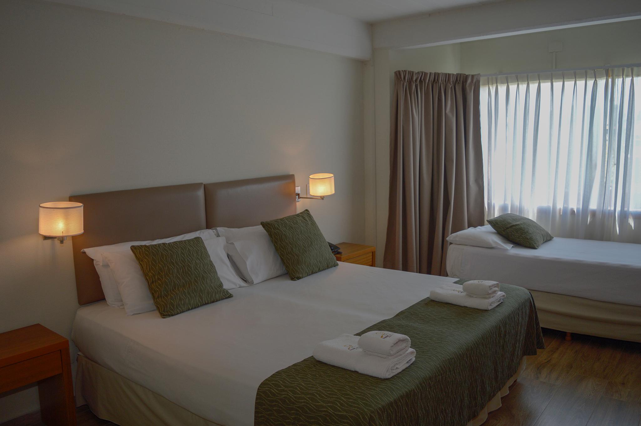 Room, Triple
