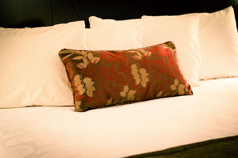Americas Best Value Inn & Suites Forest Grove Hillsboro 25/34