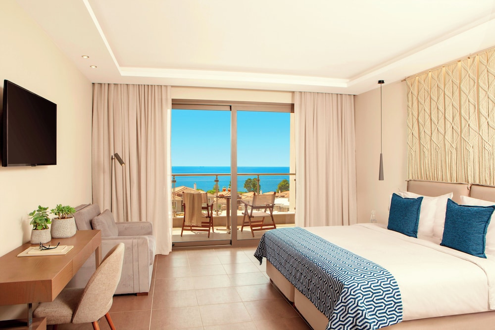 Zeus Eleva Ajul, a Registry Collection Hotel 33/83