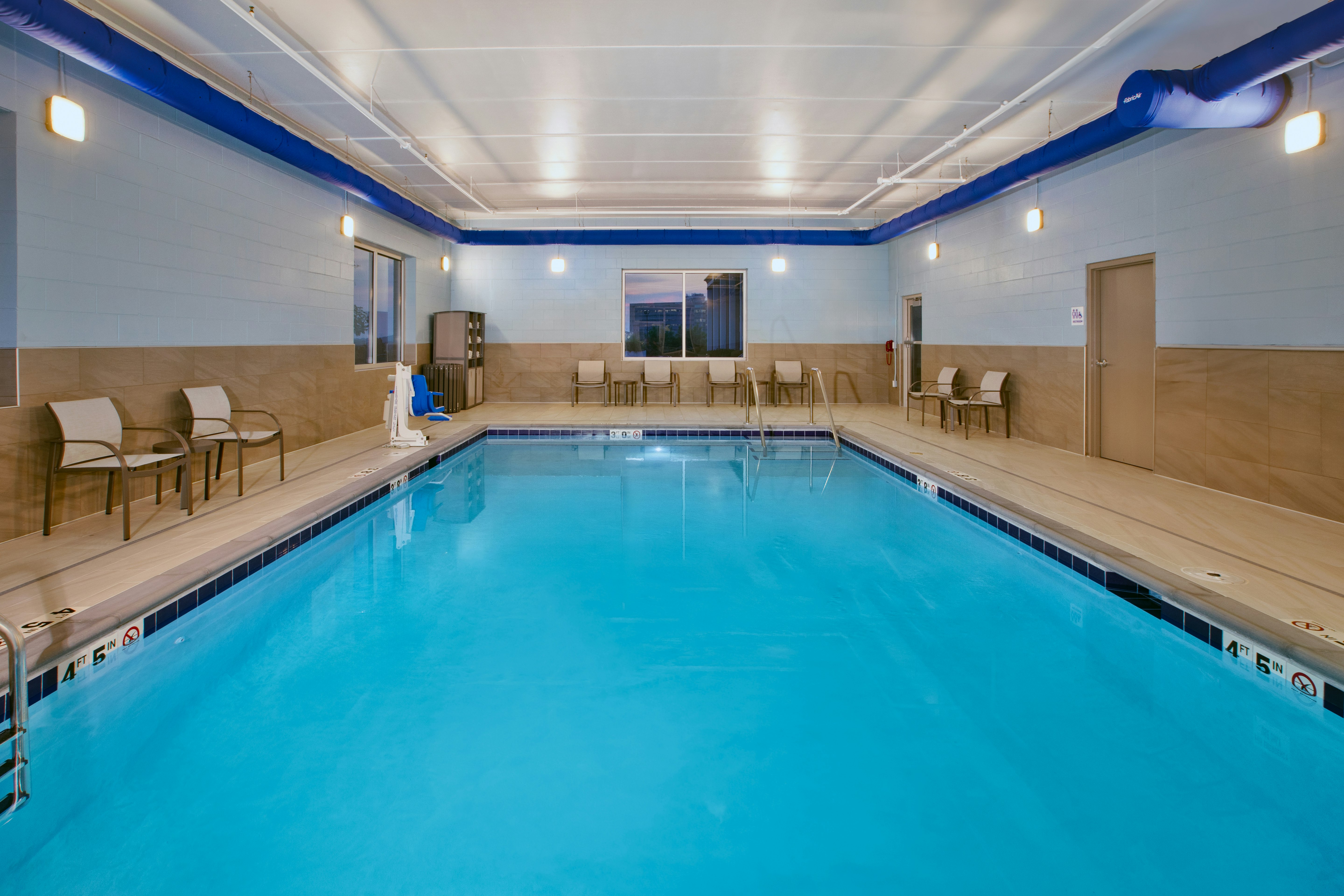 Holiday Inn Express And Suite Eden Prairie Minneapolis 27/57