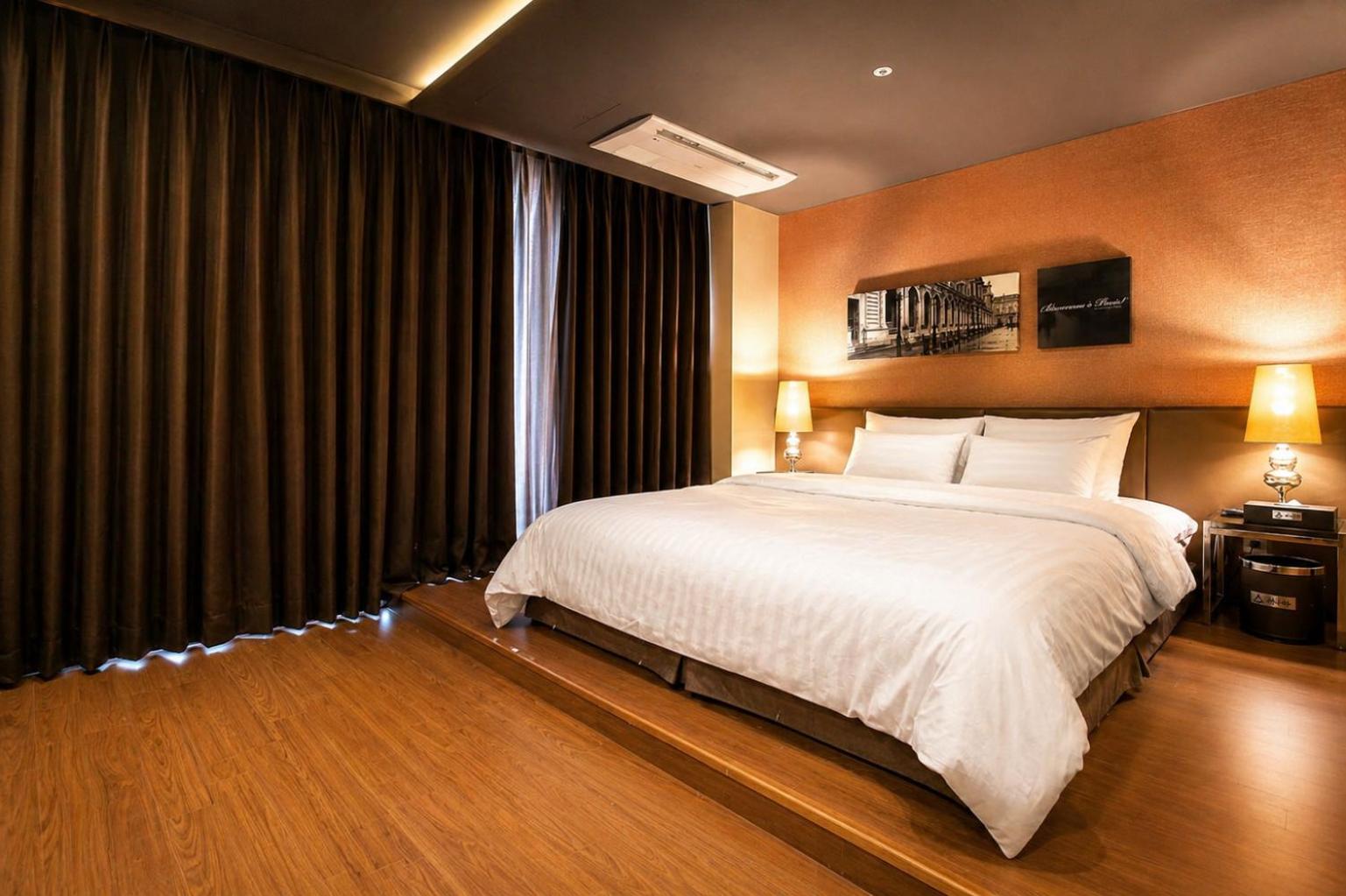 Ahava Hotel 17/39
