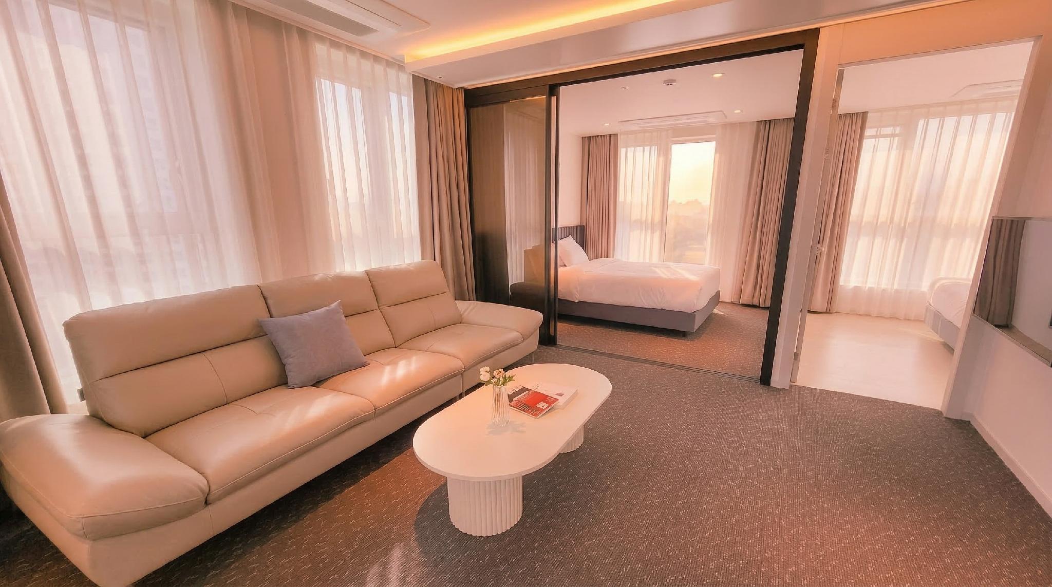 Panorama Ocean Suite