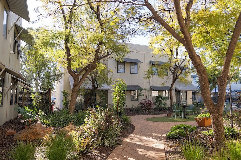 Rydges Kalgoorlie 60/65