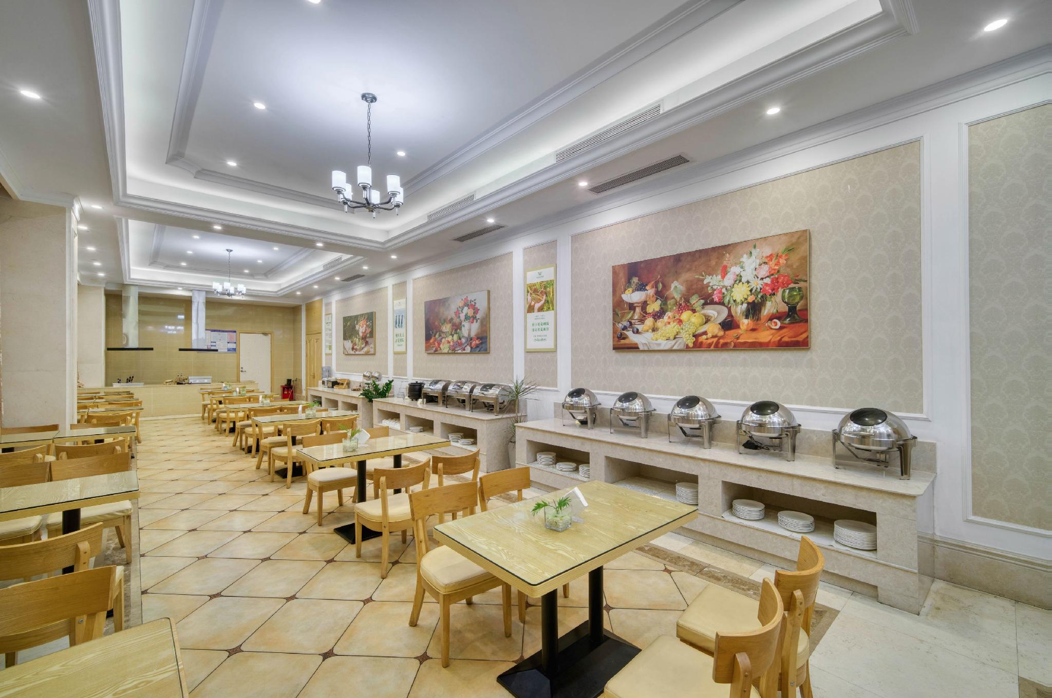 Vienna International Hotel (Wenzhou Airport Binhai Park) 45/50