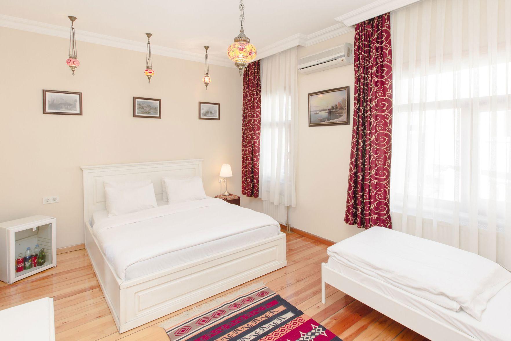 Room, Triple