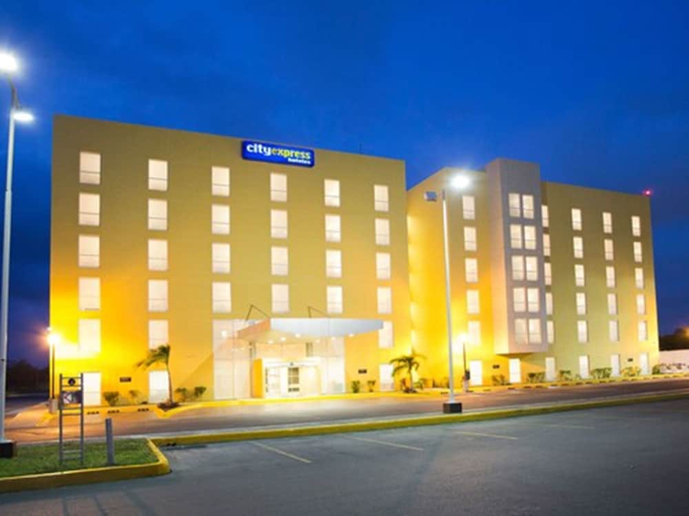 City Express by Marriott Chetumal 2/60