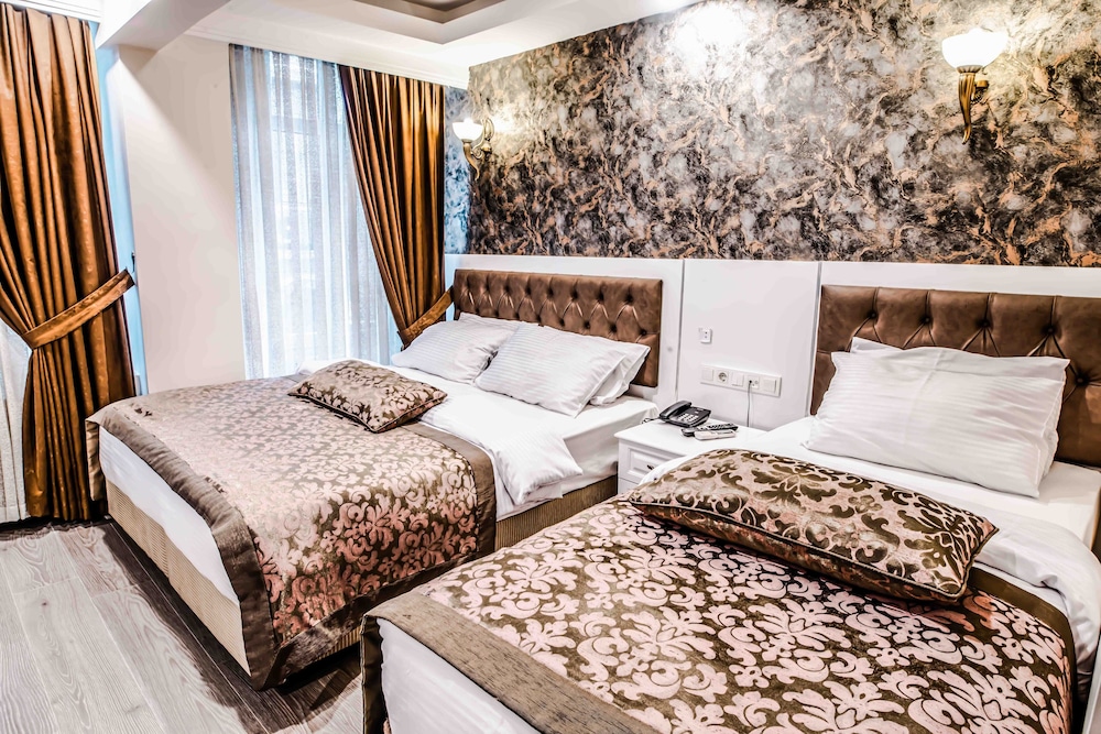 Lazz City Hotel 8/44