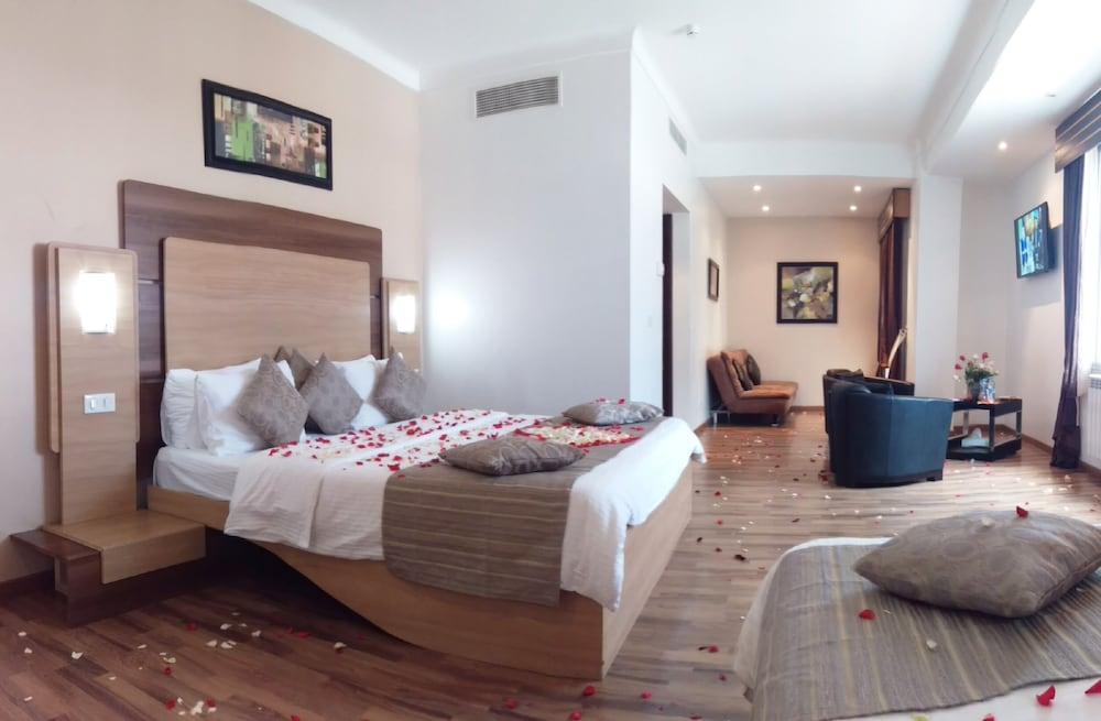 Standard, Triple, 3 Beds