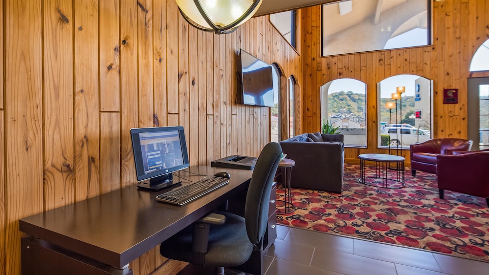 Best Western Sunday House Inn 21/30