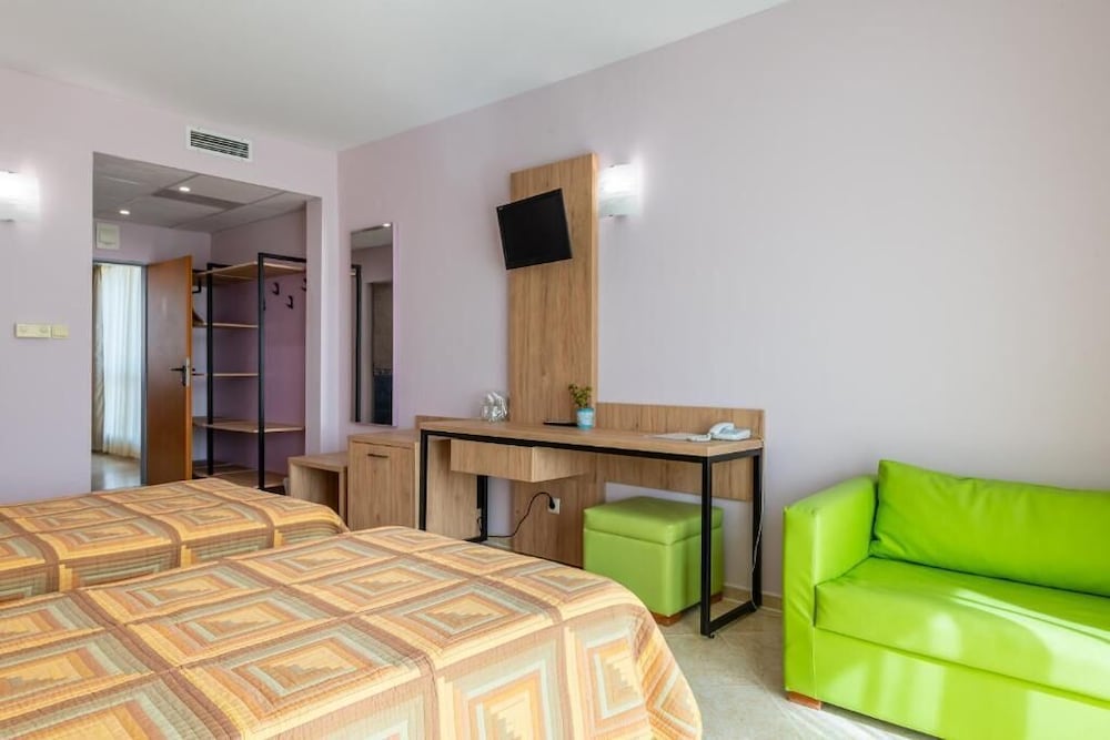 Ivana Palace 28/47