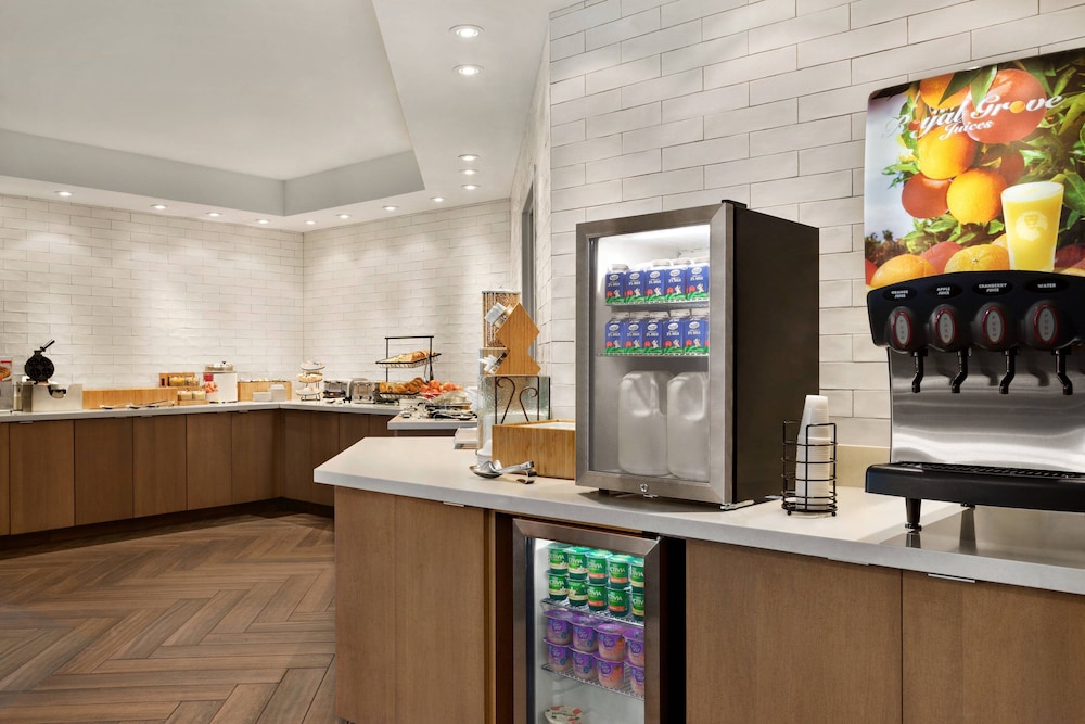 Fairfield Inn by Marriott Erie Millcreek Mall 23/27