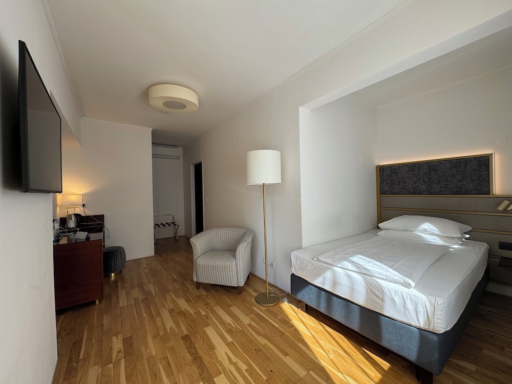 STANDARD, SINGLE, SINGLE BED