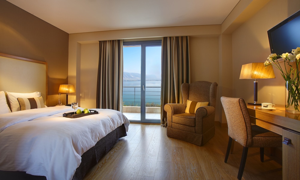 Limneon Resort & Spa 10/73