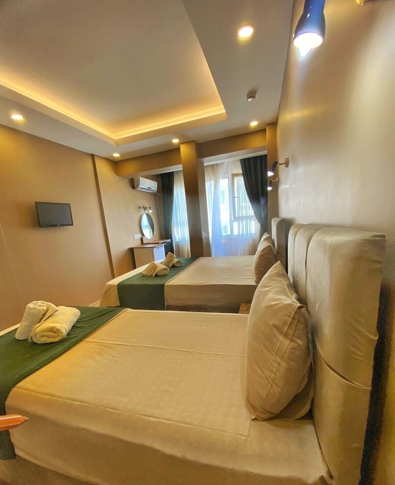 Ulubat Castle Hotel 48/61