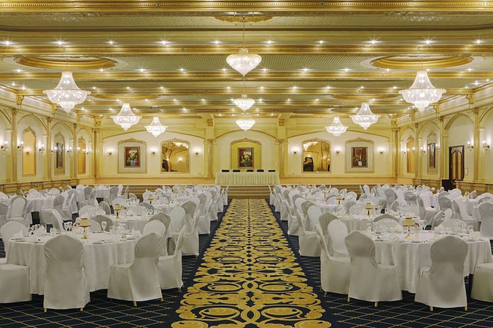 Holiday Inn Al Qasr 37/50