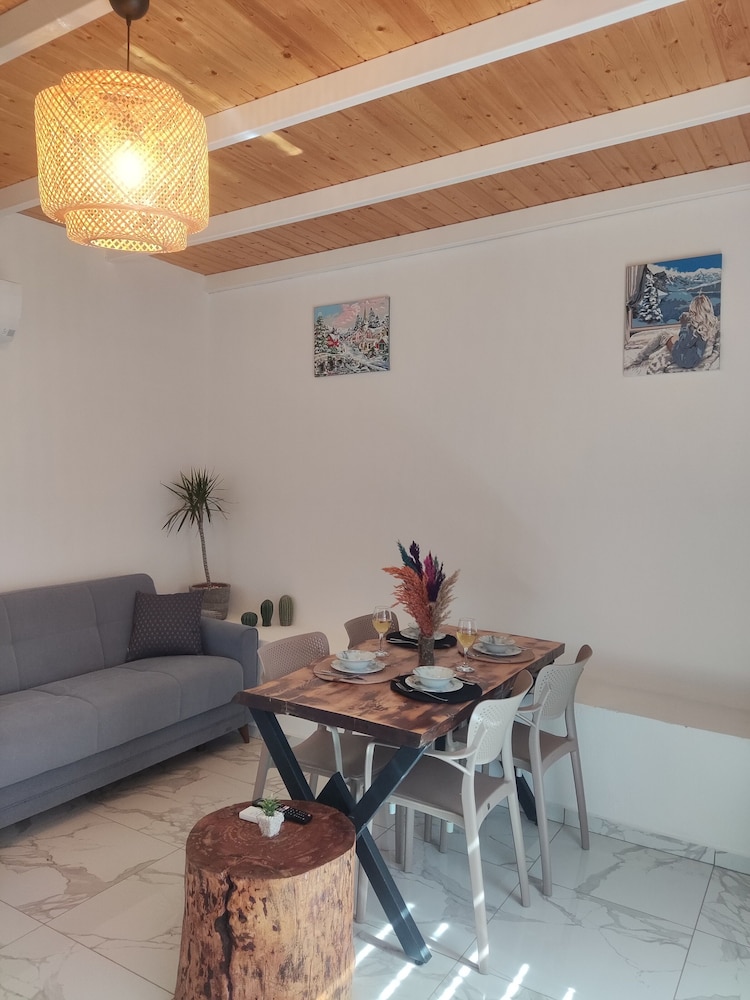 Villa Ay 30/48