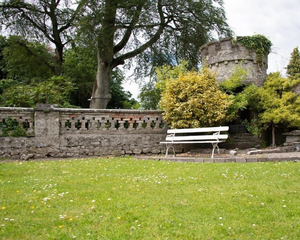 Abbey Hotel Roscommon 3/65