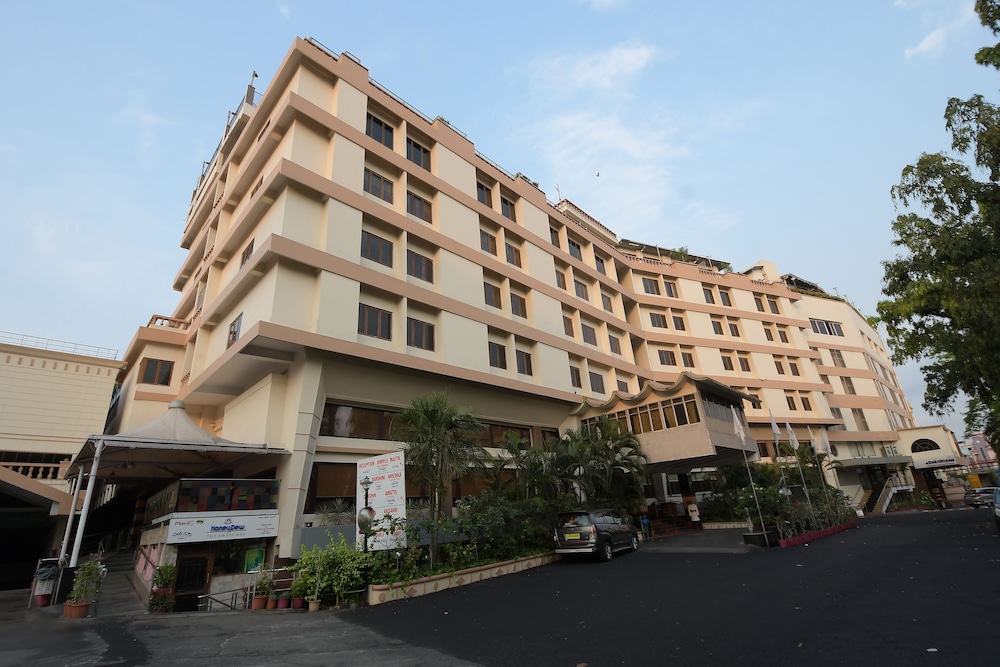 Oyo Premium Suryabagh 48/50