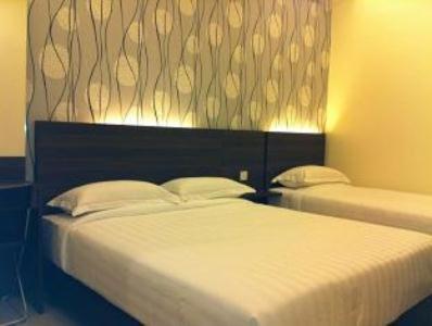 The Regency Garden Hotel 22/50