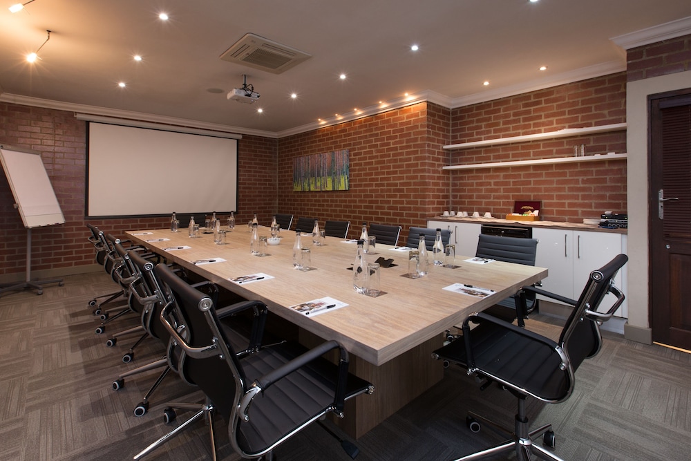 Menlyn Boutique Hotel 68/76