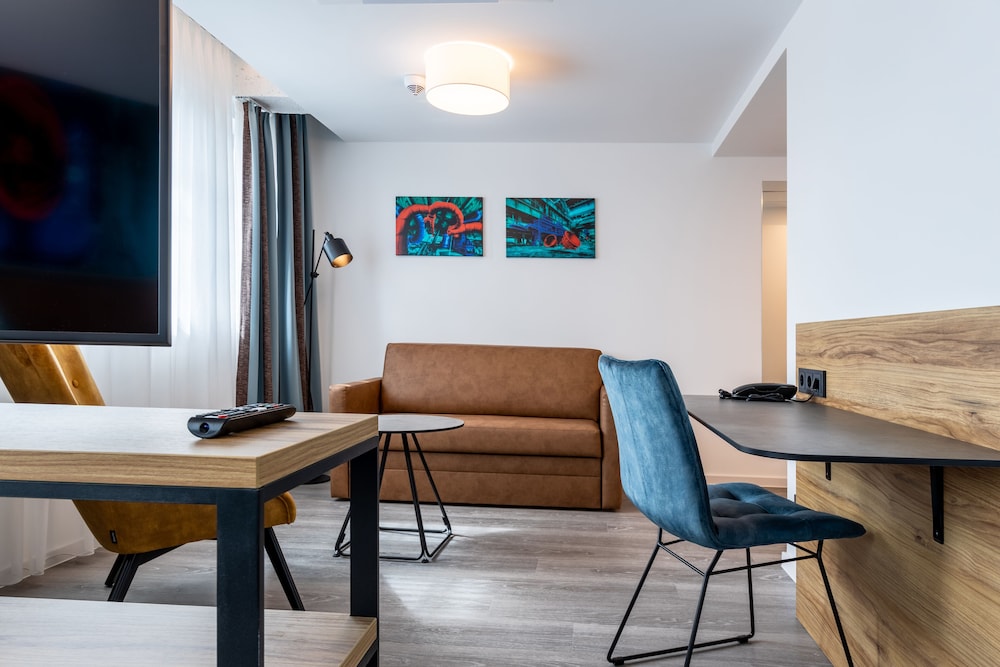 Trip Inn Living and Suites 24/42
