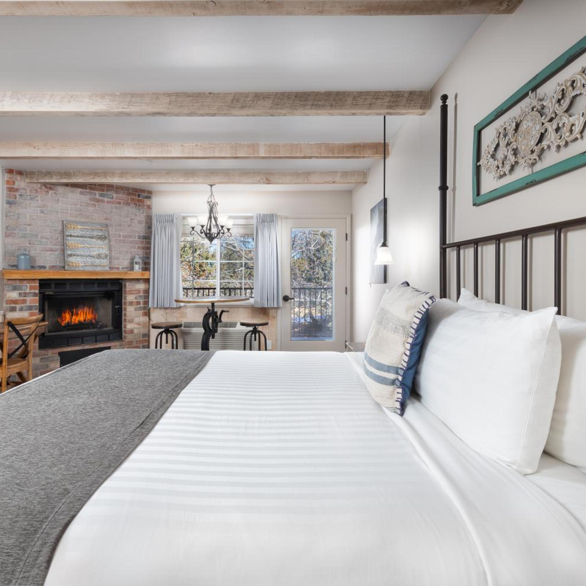 Room, King Bed, Sky View