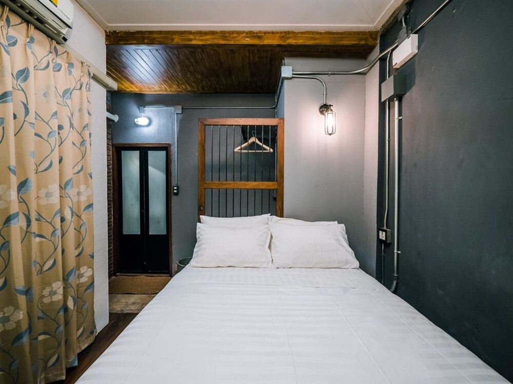 Zeds Hostel Bangkok 20/66