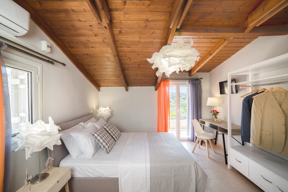 Family, Villa, 1 Single and 2 Double Beds, 3 Sofa