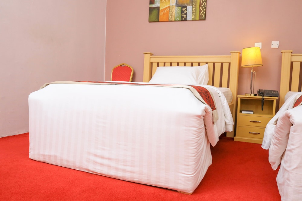 Hotel 7 Seasons Entebbe 25/55