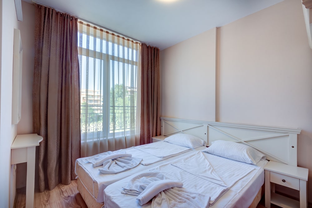Dawn Park Aparthotel 32/51