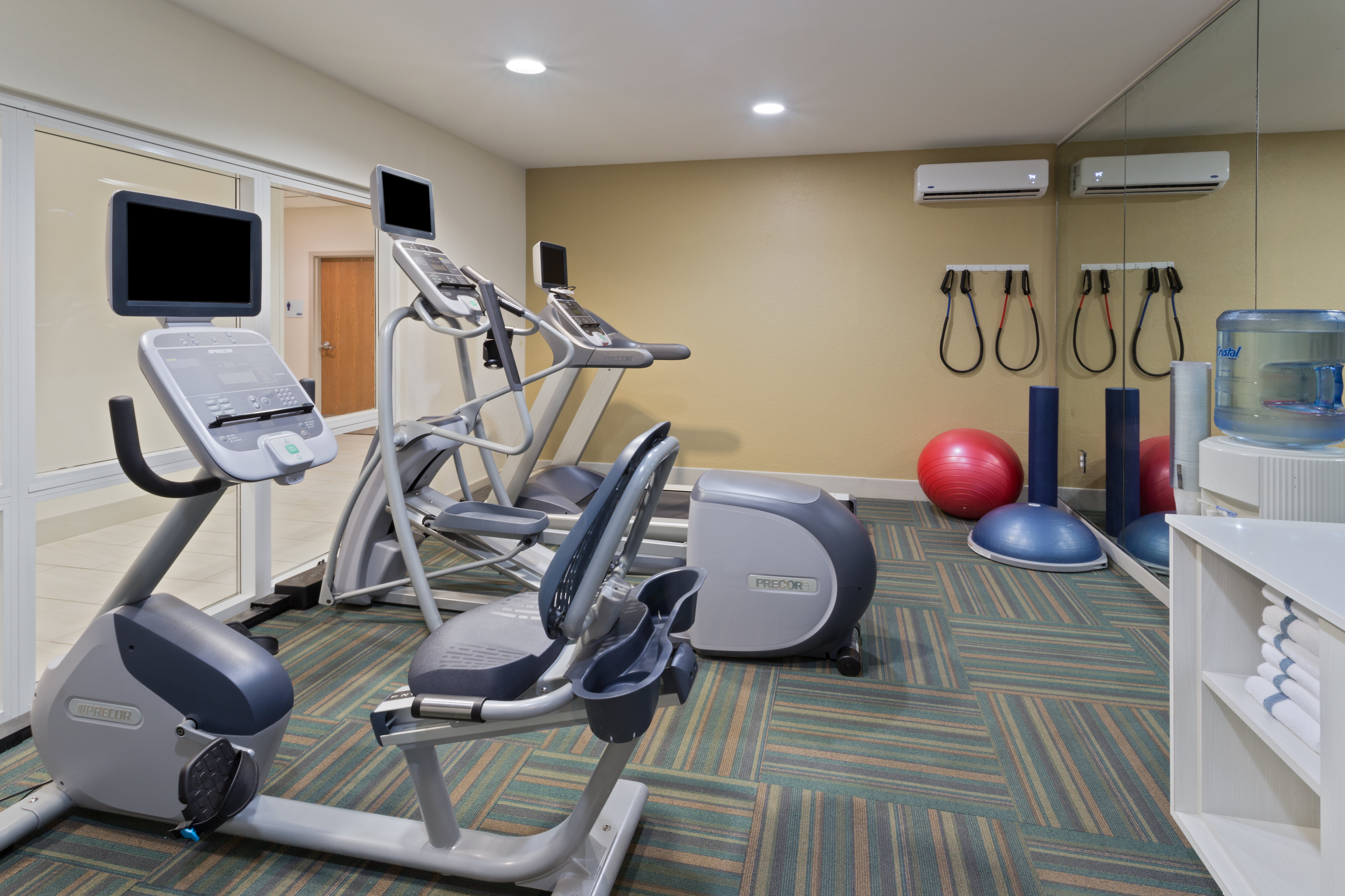 Holiday Inn Express & Suites Tavares - Leesburg, an IHG Hotel 34/54