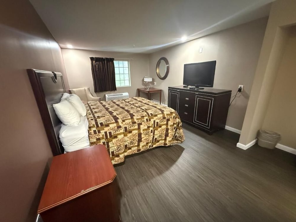 Magnolia Bay Hotel and Suites 11/19