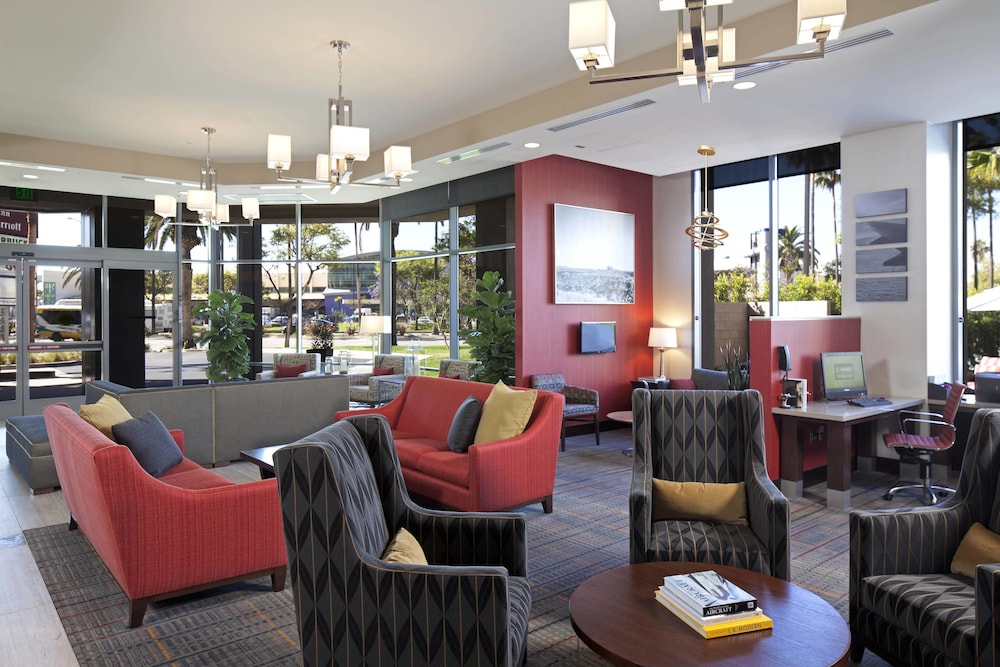 Residence Inn by Marriott Los Angeles LAX/Century Boulevard 39/51