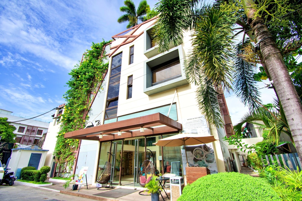 Ferra Premier Boracay by JG in BORACAY