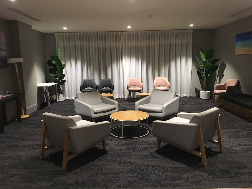 Woodroffe Hotel 32/49