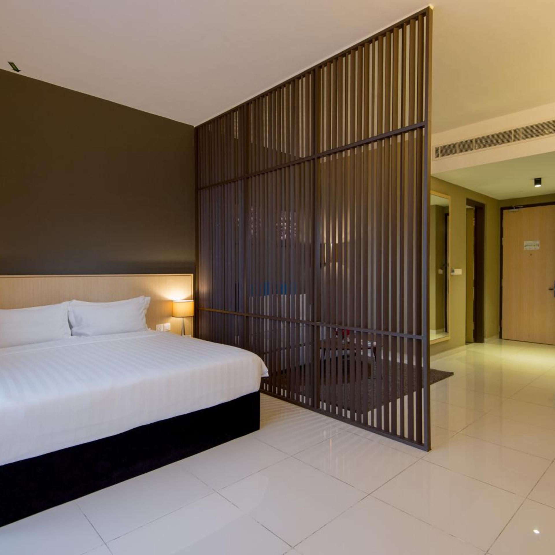 Executive, King Bed