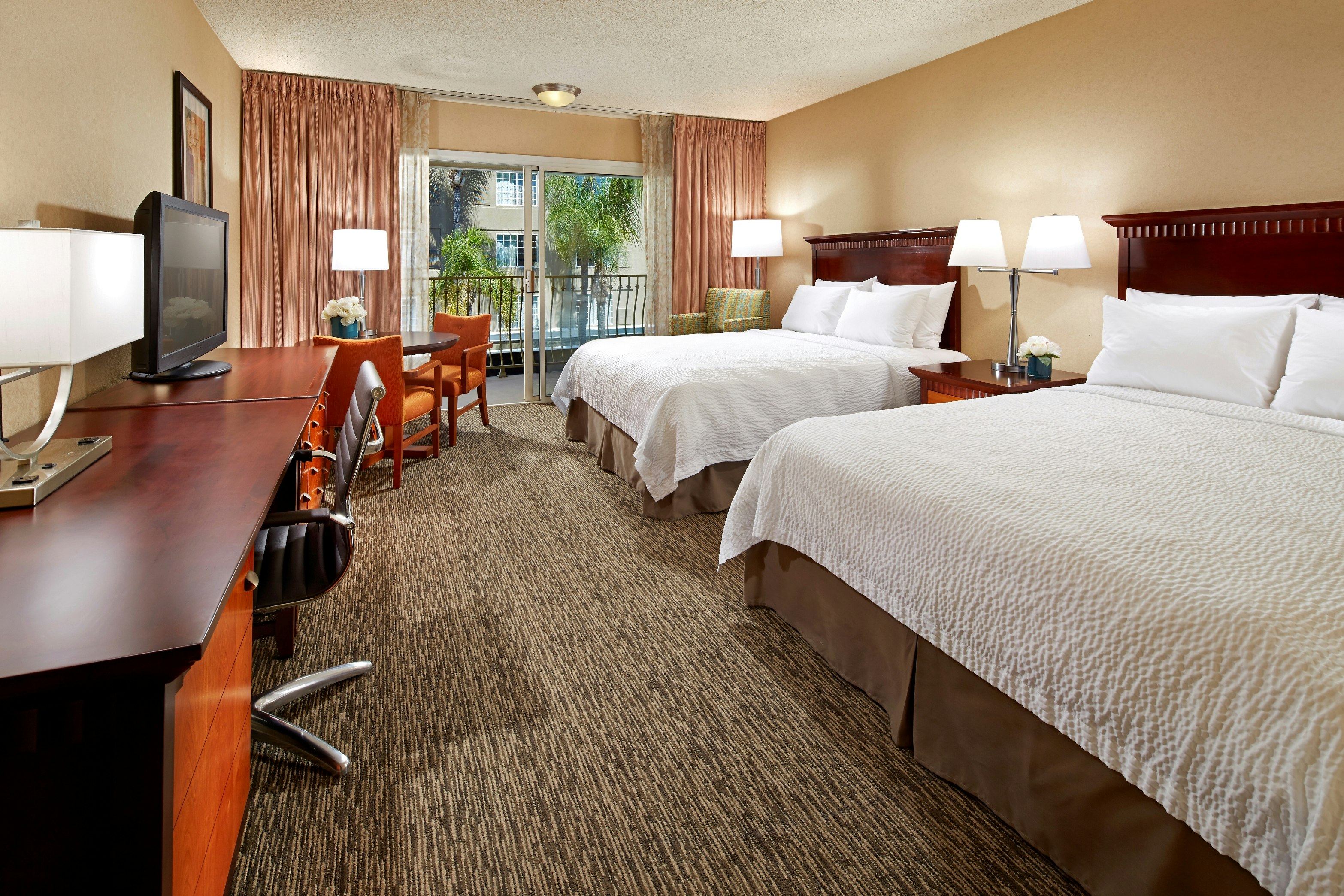 DELUXE, 2 QUEEN BEDS