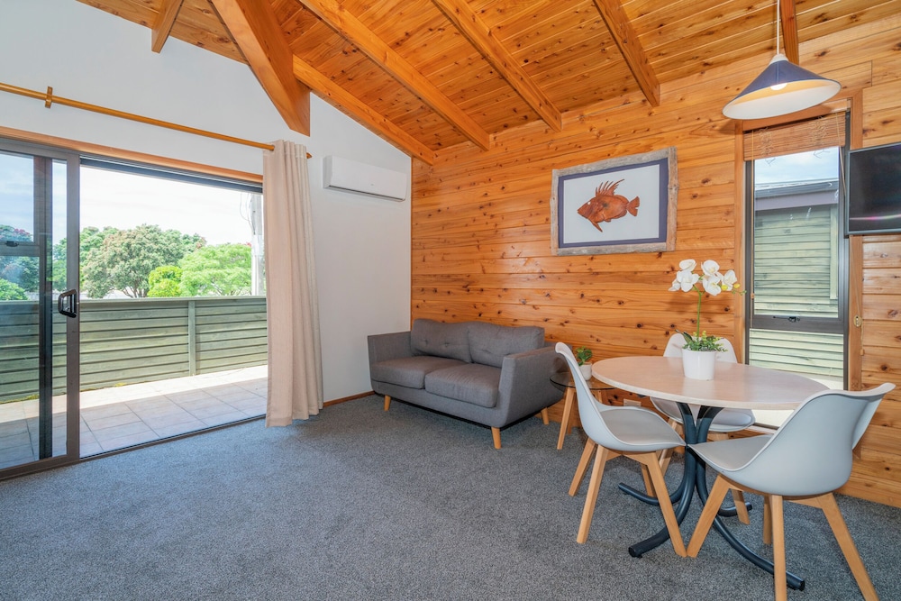 Pacific Harbour Villas(FORMERLY Pacific Harbour Lodge) 43/66