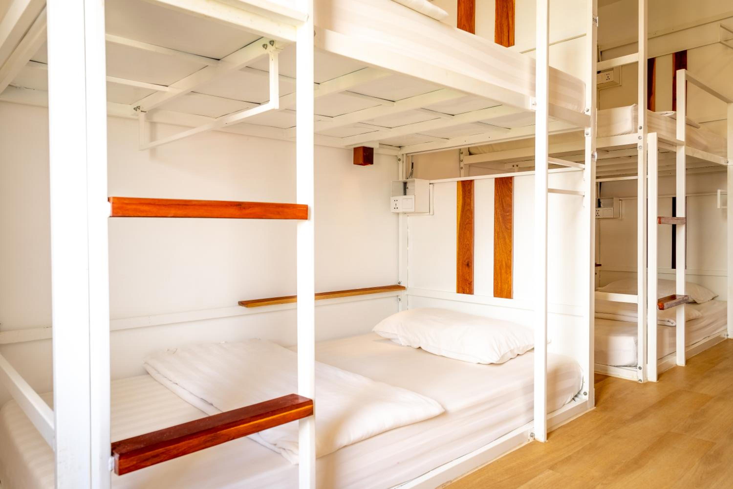 Mixed Dorm, 12 Beds